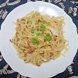 肉みそとキャベツの焼きうどん